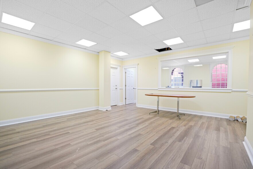 More Photos Of 15 Main St ex, Plymouth Storefront Retail Office For Lease