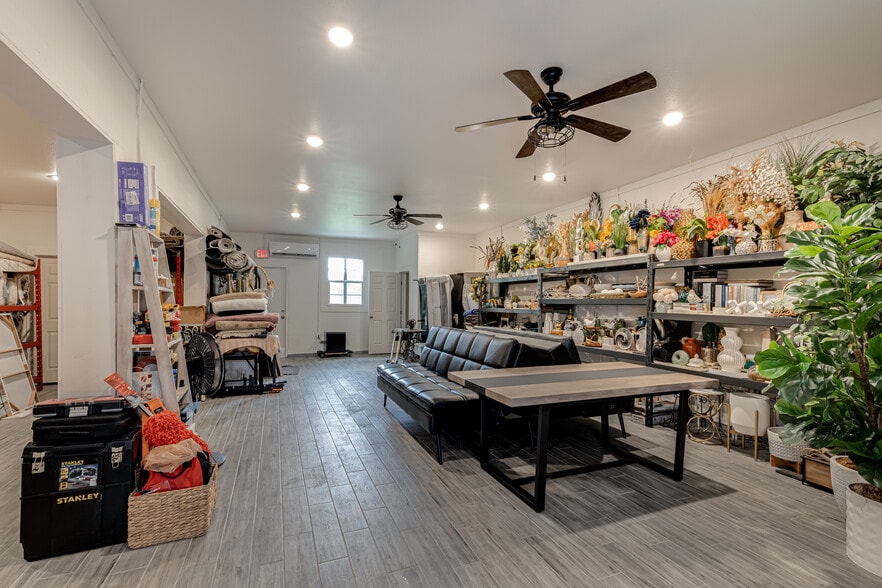 More Photos Of 2518 Culebra Rd, San Antonio Freestanding For Sale