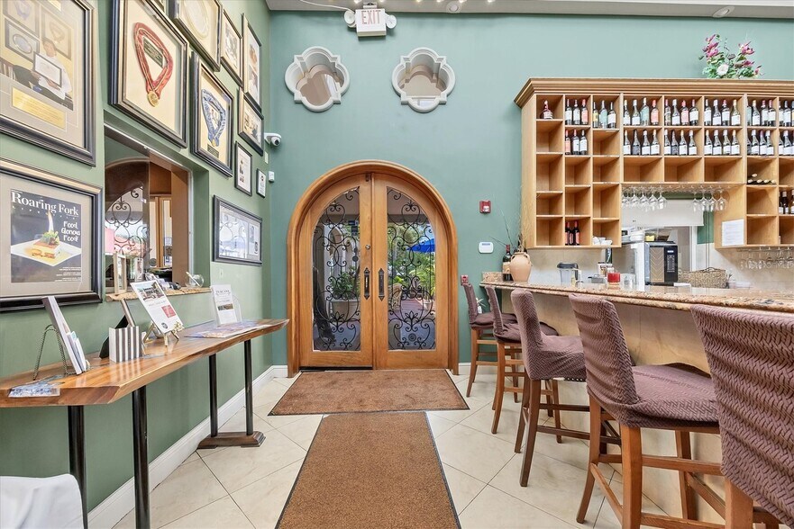 More Photos Of N TAMIAMI TRL NOKOMIS FL 34275, Nokomis General Retail For Sale
