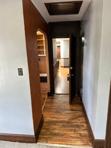 More Photos Of 942 N Main St, Akron Storefront Retail Office For Lease