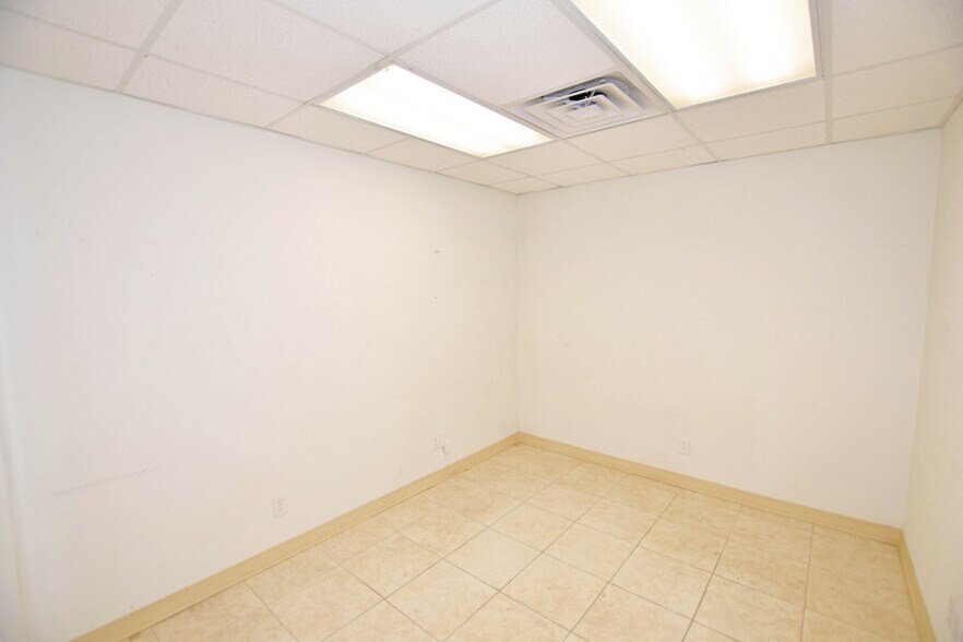 More Photos Of 305 E 57th St, Odessa Warehouse For Sale