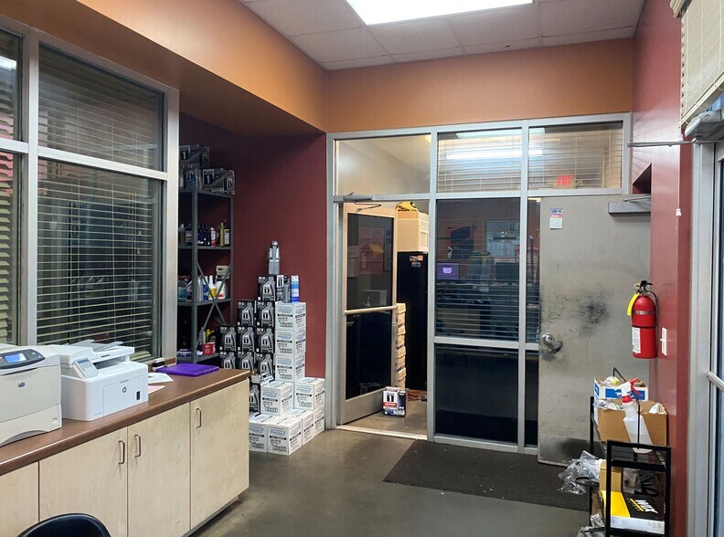 More Photos Of 2195 Briarcliff Rd NE, Atlanta Auto Repair For Sale