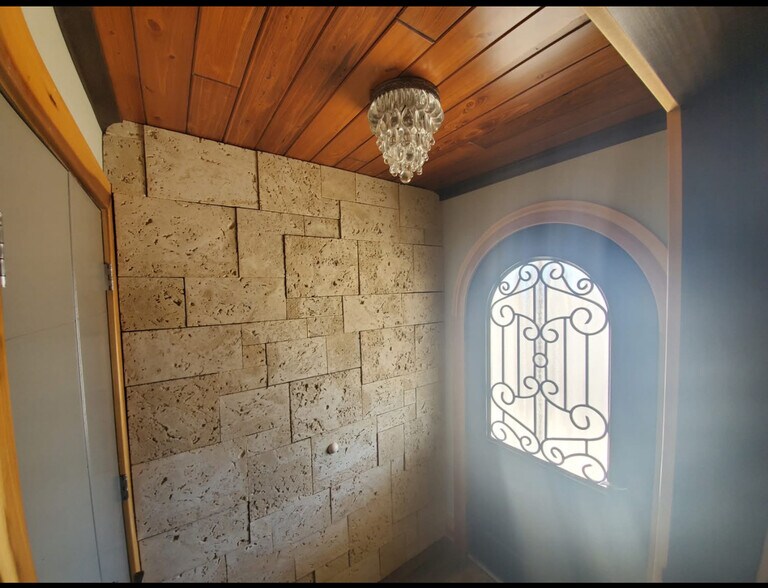 More Photos Of 3003 Hall St, Hays Medical For Sale