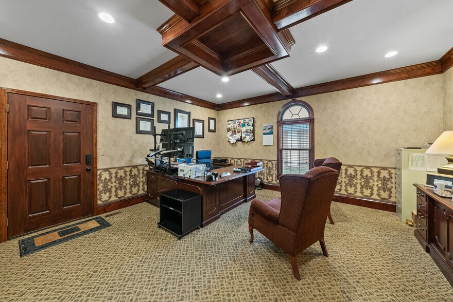 More Photos Of 616 Lana Dr, Cameron Office For Sale