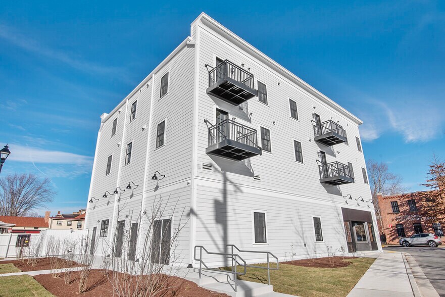 More Photos Of 123 S Washington St, Easton General Retail For Lease