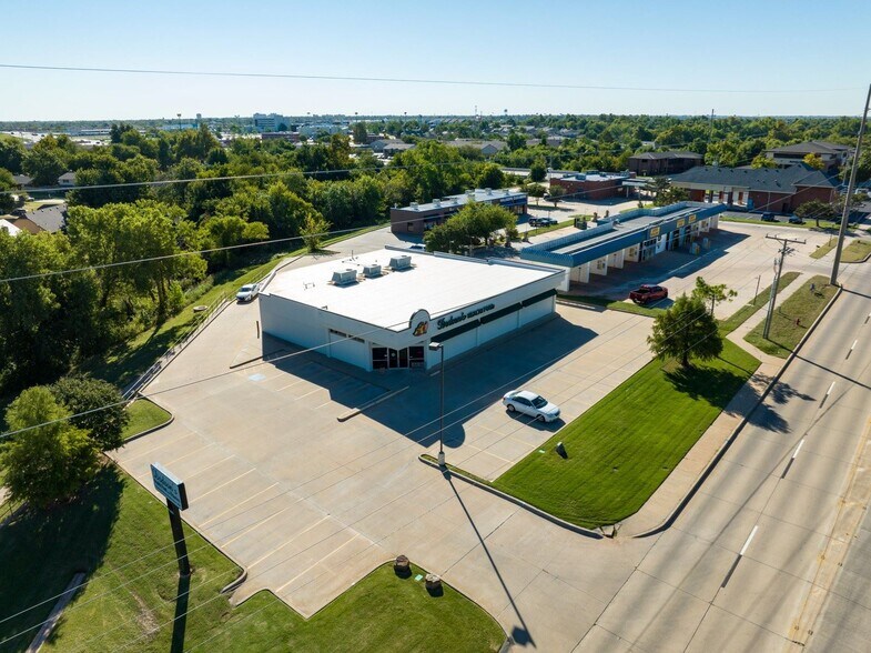 More Photos Of 1305 36th Ave NW, Norman Freestanding For Lease