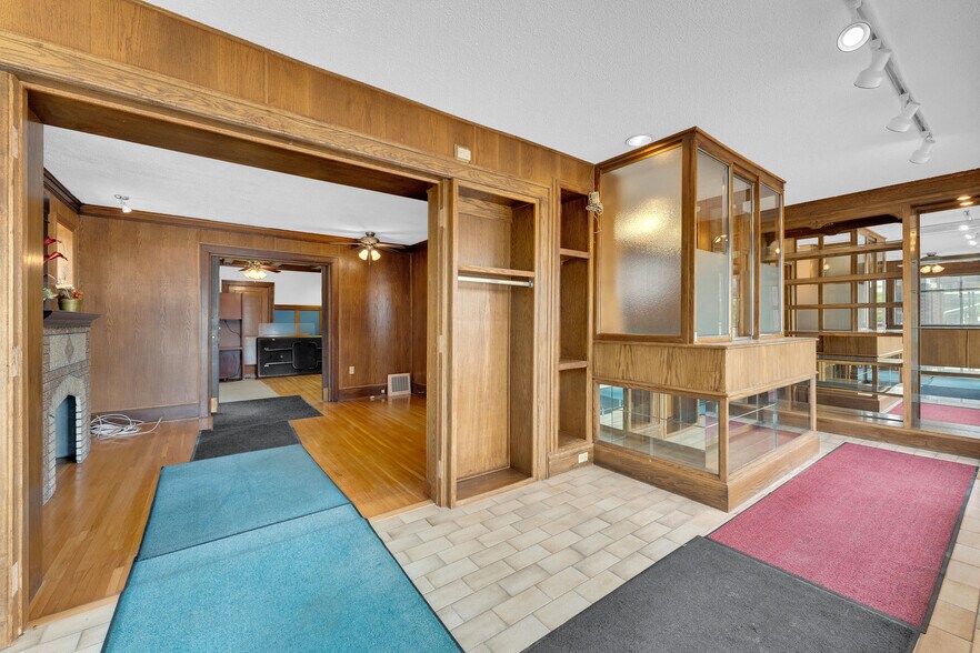 More Photos Of 1451 Ouellette Av, Windsor Office Residential For Sale