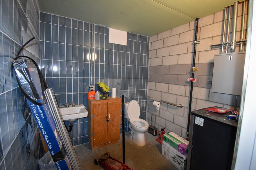 More Photos Of 79945 Country Club Dr, Bermuda Dunes Industrial For Sale