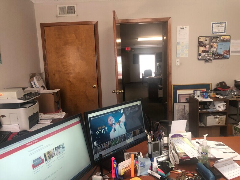 More Photos Of 12250 S Gessner Dr, Houston Auto Repair For Sale