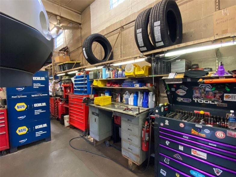 More Photos Of 743 Broadway St E, Monticello Auto Repair For Sale