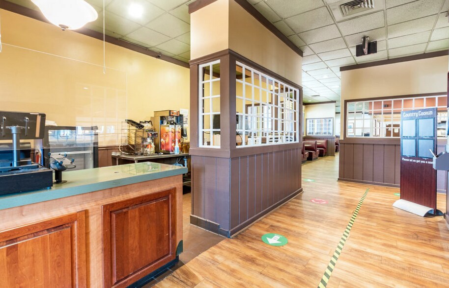 More Photos Of 2775 Lee Hwy, Troutville Restaurant For Sale
