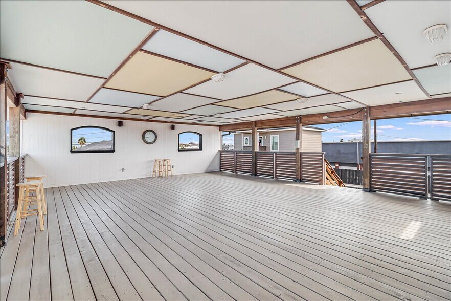 More Photos Of 121 Cut Off Rd, Port Aransas Office For Sale