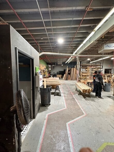 More Photos Of 18 Bay St, Brooklyn Flex For Lease