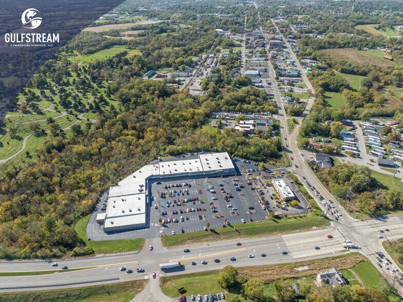 More Photos Of 9 Governors Sq, Shelbyville Unknown For Lease