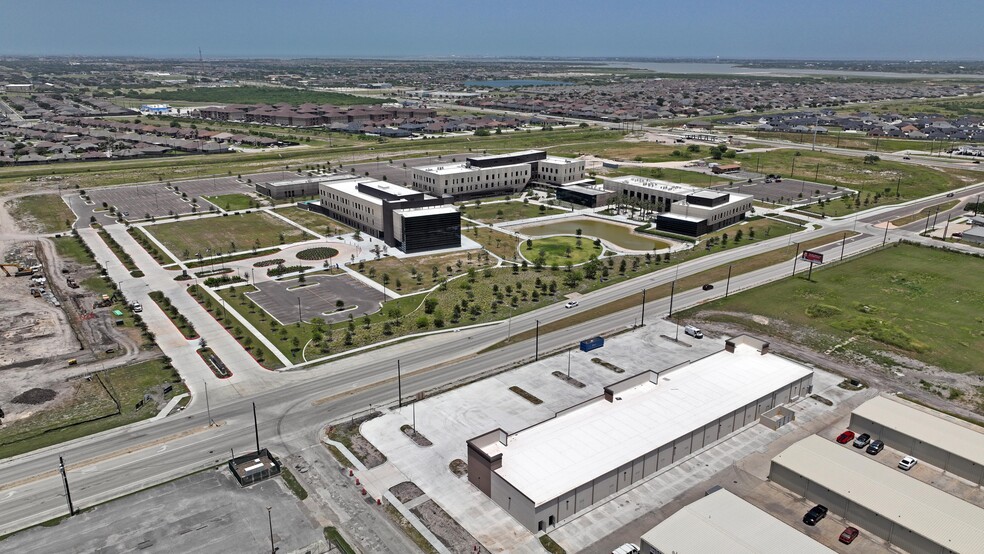 More Photos Of 7001 Yorktown Blvd, Corpus Christi Storefront For Lease