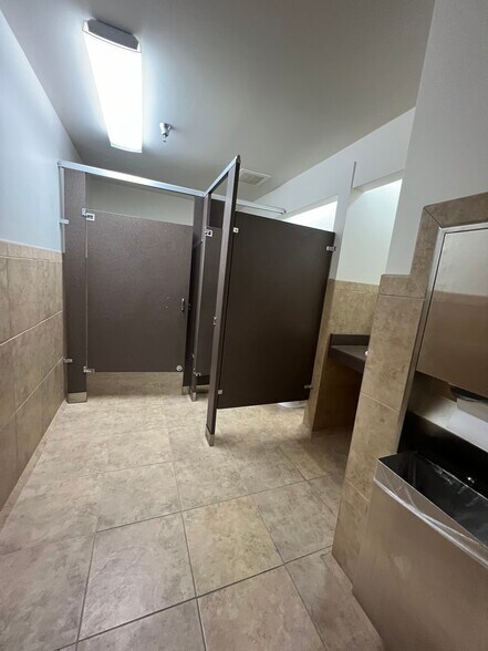 More Photos Of 1736 E Francis St, Ontario Warehouse For Sale