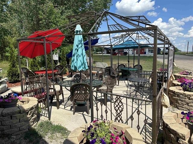 More Photos Of 814 W State St, Fox Lake Restaurant For Sale