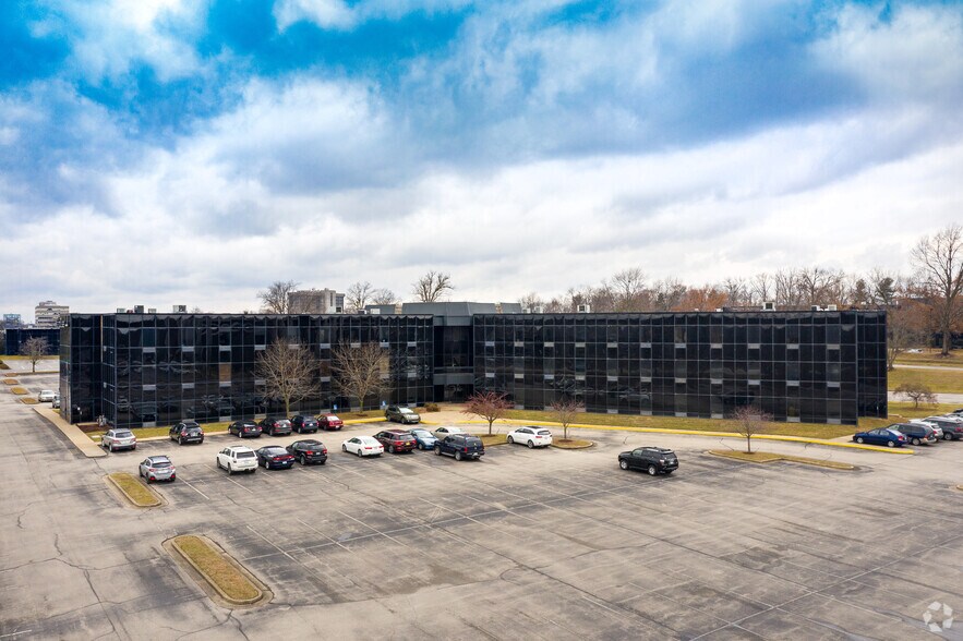 More Photos Of 10200 Linn Station Rd, Louisville Office For Lease