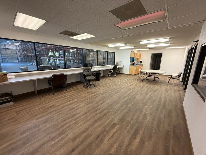 More Photos Of 2600 James St, Denton Warehouse For Lease