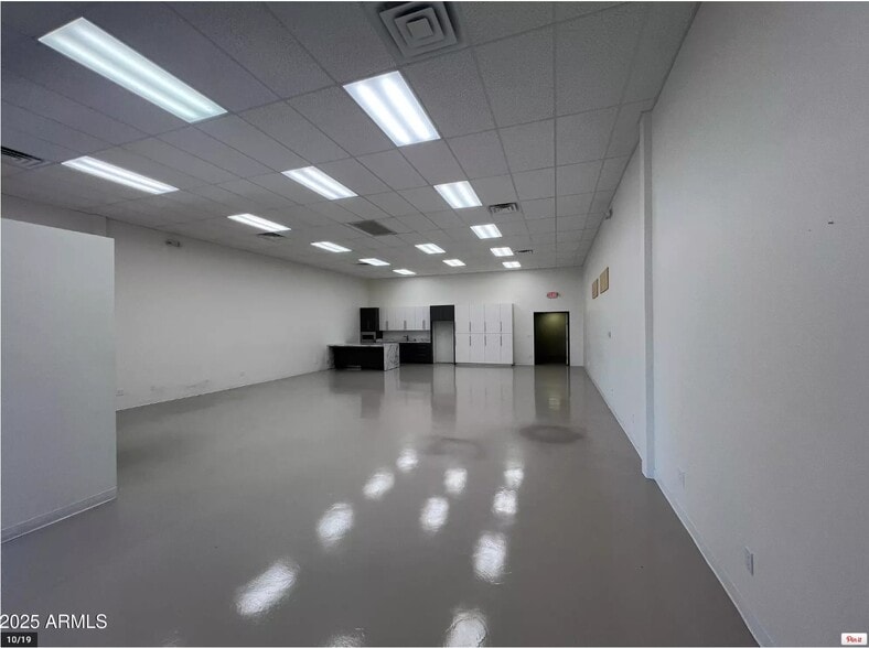 More Photos Of 16835 N Park Pl, Glendale Unknown For Lease