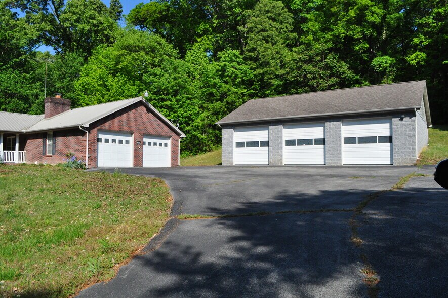 More Photos Of 6447 Rutledge Pike, Knoxville Office For Sale