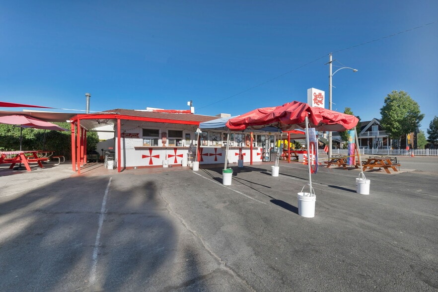 More Photos Of 198 Main St, Bridgeport Restaurant For Sale