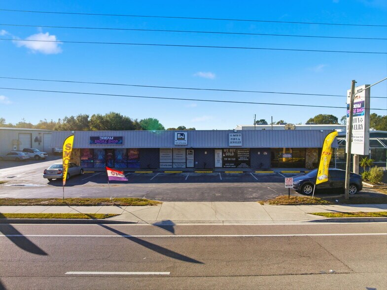 More Photos Of 8510 State Road 52, Hudson Storefront For Lease
