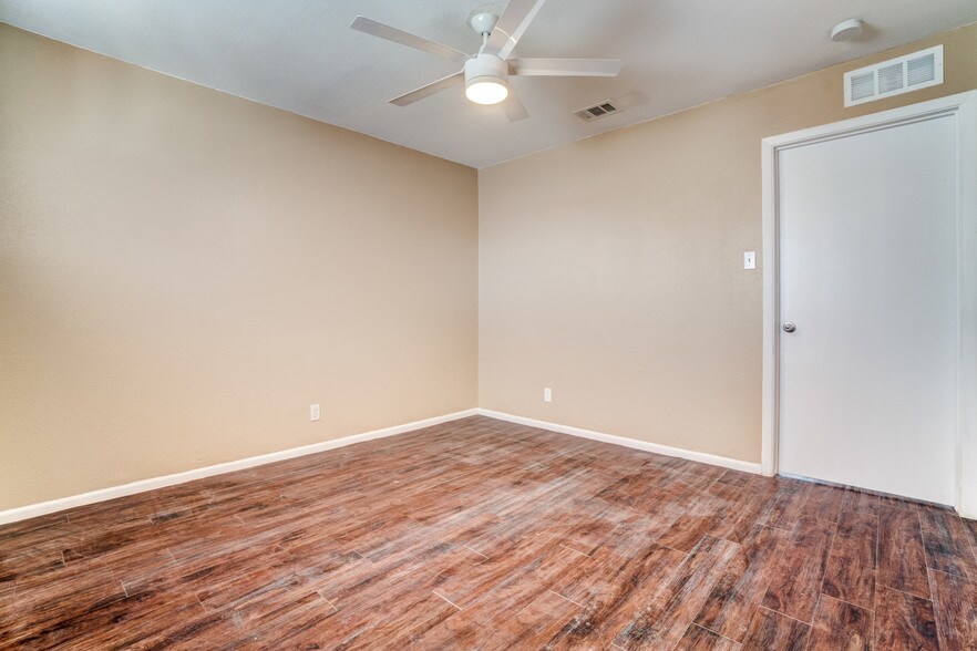 More Photos Of 216 Lucas St, San Antonio Apartments For Sale