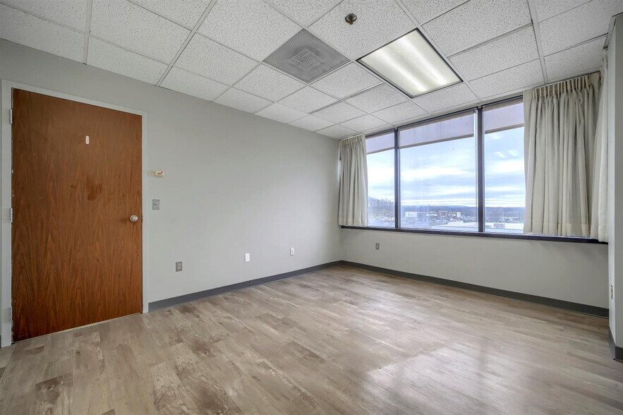 More Photos Of 15 Matthews St, Goshen Office For Sale