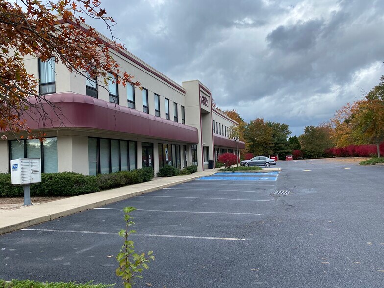 More Photos Of 1322 Route 72 W, Manahawkin Medical For Lease