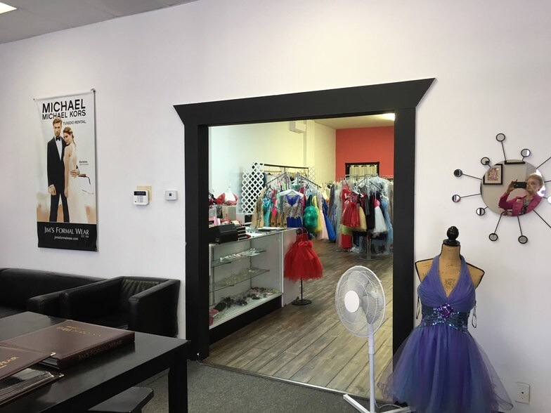 More Photos Of 524 6th St N, Texas City Restaurant For Lease