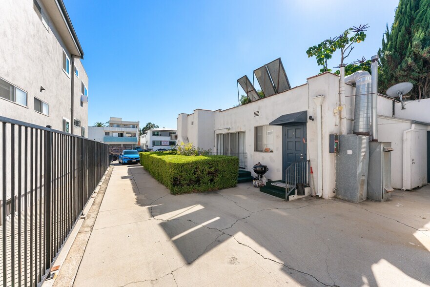 More Photos Of 1459 S Wooster St, Los Angeles Multifamily For Sale