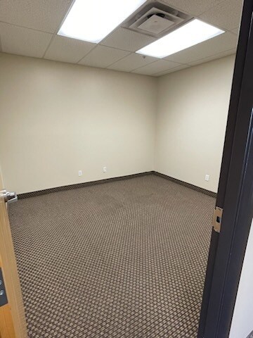 More Photos Of 461-489 W Parkland Dr, Sandy Warehouse For Lease