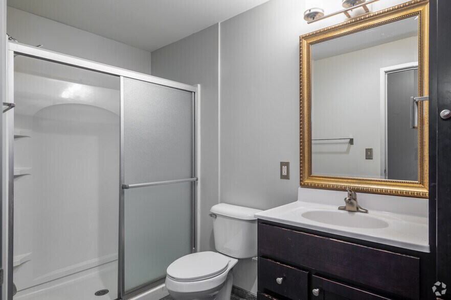 More Photos Of 21 W North St, Akron Apartments For Lease