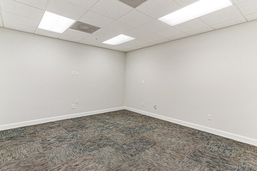 More Photos Of 137 Person St, Fayetteville Office For Lease