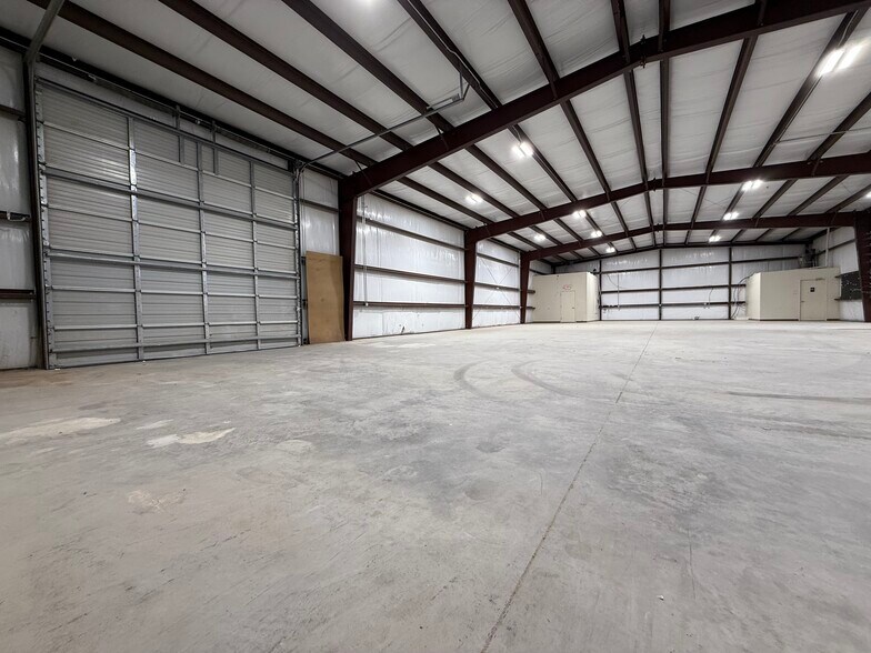 More Photos Of 2916 Boyd Dr, Carlsbad Warehouse For Lease