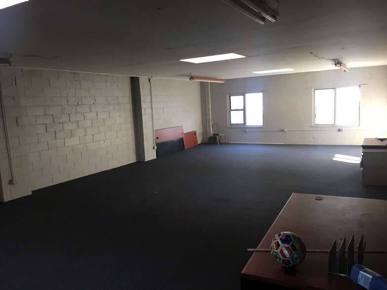 More Photos Of 24-24 49th St, Astoria Warehouse For Sale