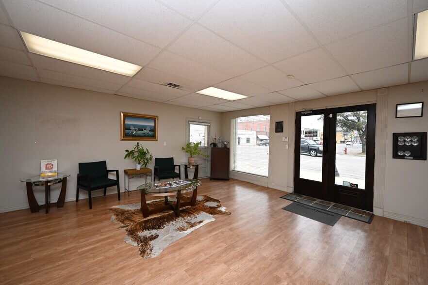 More Photos Of 805 12th St, Hempstead Office Residential For Sale