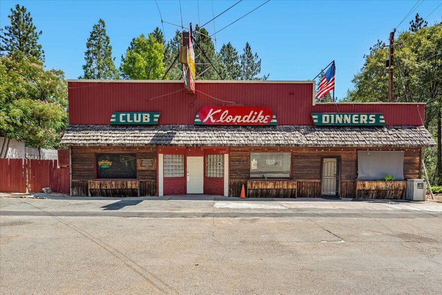 More Photos Of 21375 Main St, Lakehead Restaurant For Sale