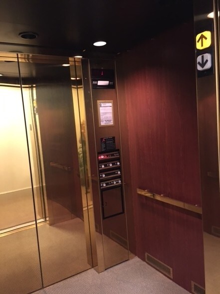 More Photos Of 24 W Chase St, Pensacola Office For Lease