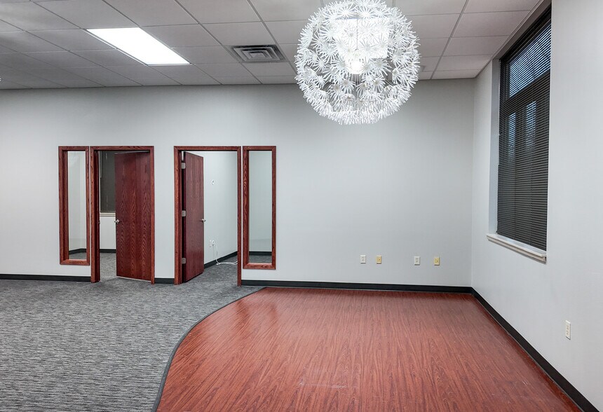 More Photos Of 5019-5023 S Bur Oak Pl, Sioux Falls Office For Lease