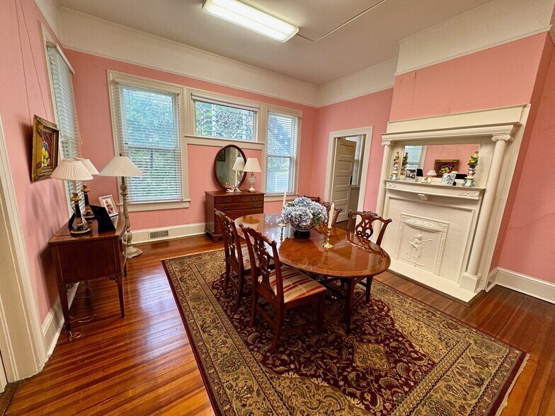 More Photos Of 424 Green St, Gainesville Office Residential For Sale