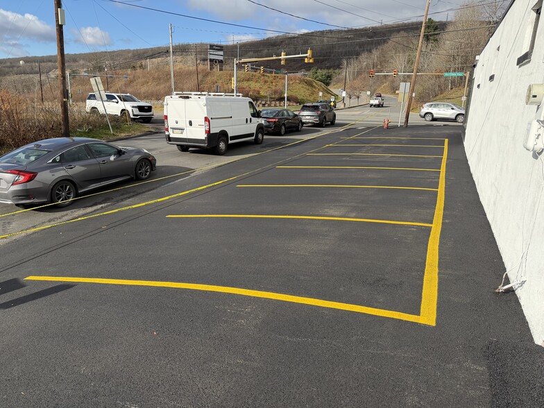 More Photos Of 1908 Scranton Carbondale Hwy, Dickson City Storefront Retail Office For Lease