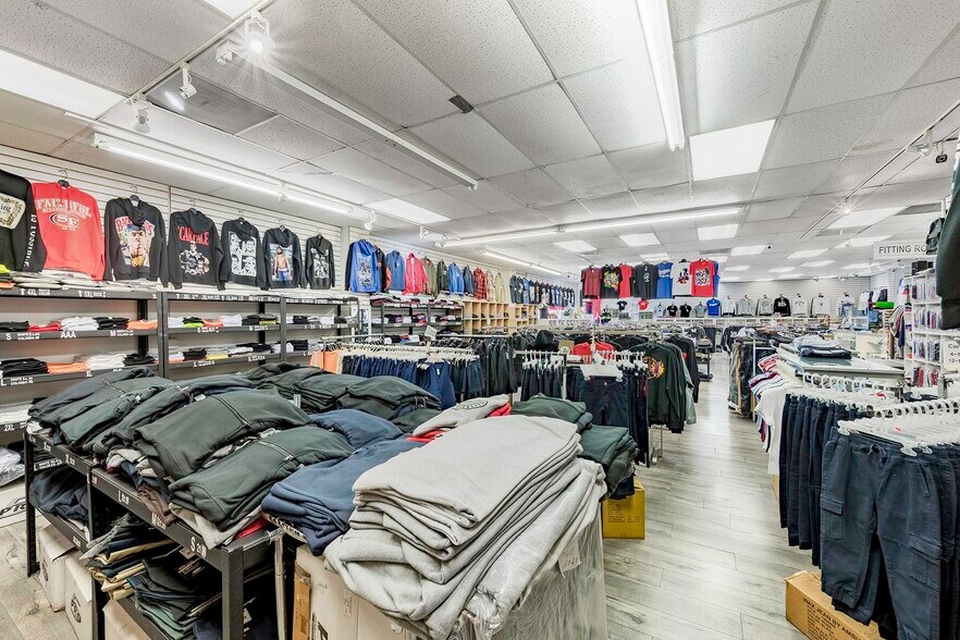 More Photos Of 730-740 N Long Beach Blvd, Long Beach Storefront For Lease