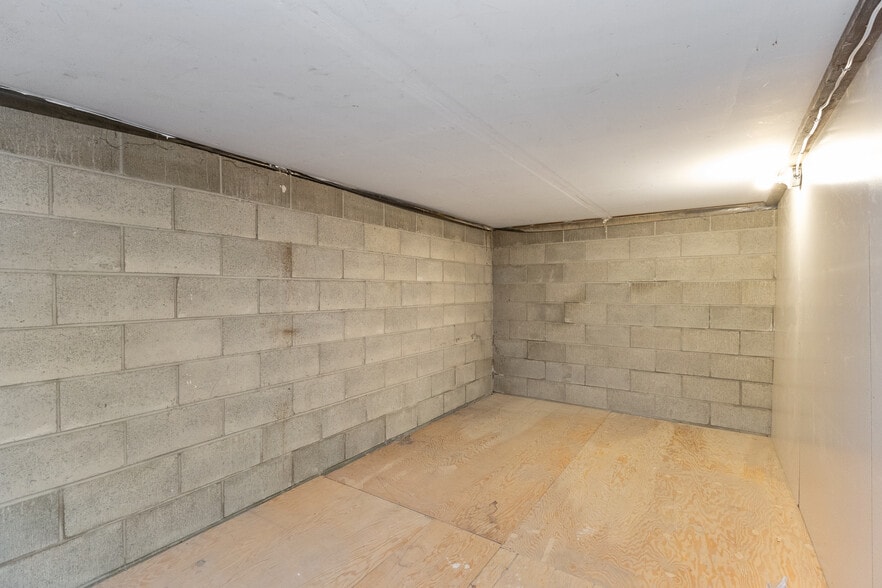 More Photos Of 2265b W Railway st, Abbotsford Warehouse For Lease