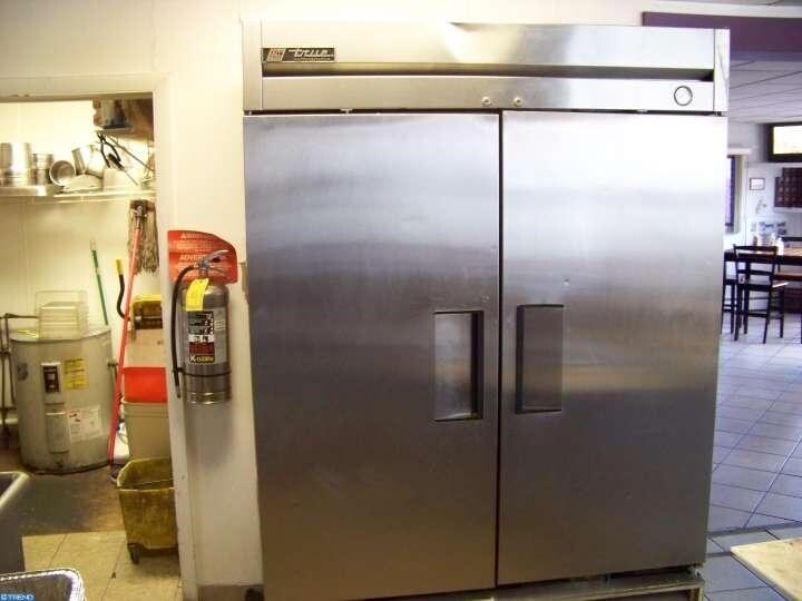 More Photos Of 122-124 E 4th St, Bridgeport Storefront For Sale