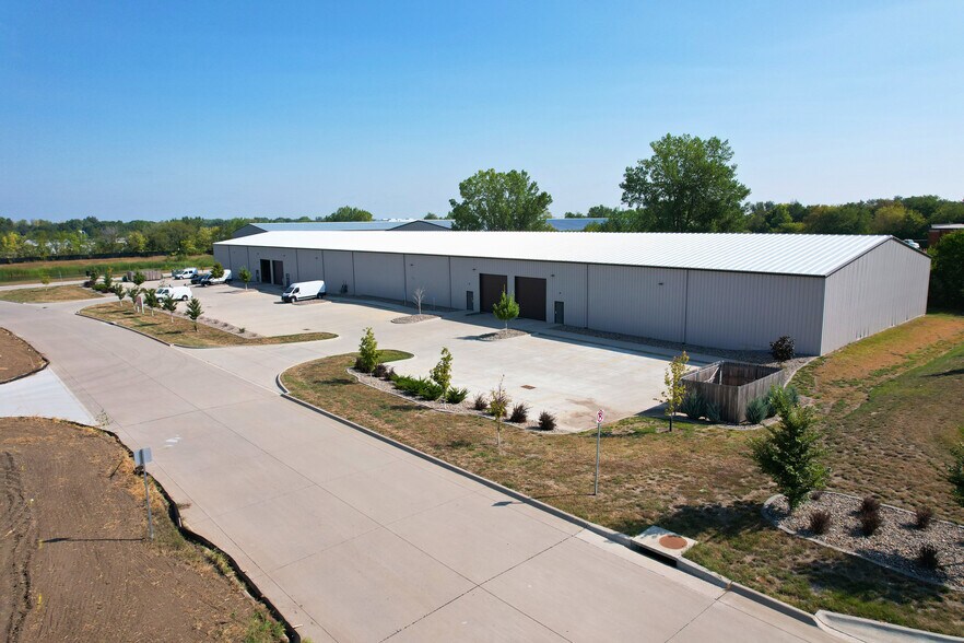 More Photos Of 6717 NE 15th St, Des Moines Warehouse For Lease