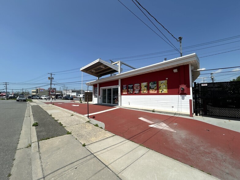 More Photos Of 4451 Austin Blvd, Island Park General Retail For Lease