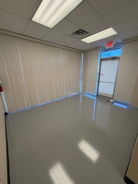 More Photos Of 4346 E Alexander Rd, Las Vegas Light Distribution For Lease