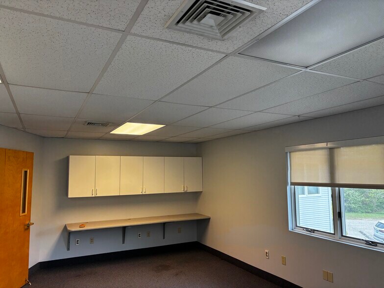 More Photos Of 82 Norwich Westerly Rd, North Stonington Medical For Sale